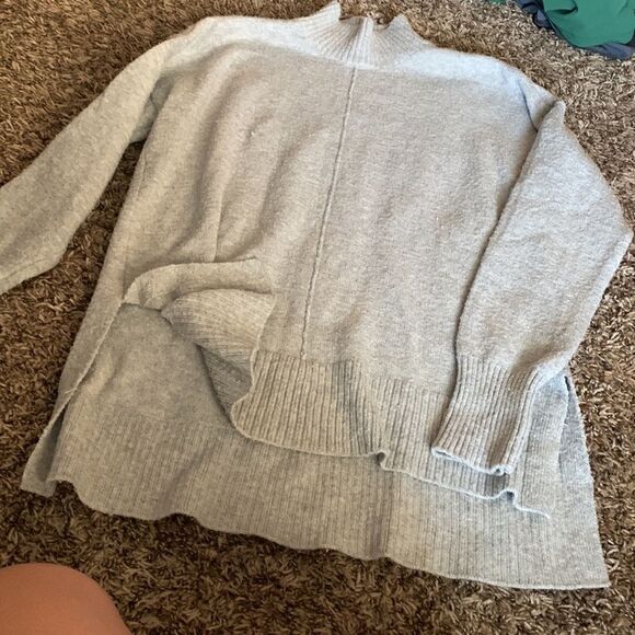 Tahari grey turtle-neck sweater, size S. - Picture 3 of 5